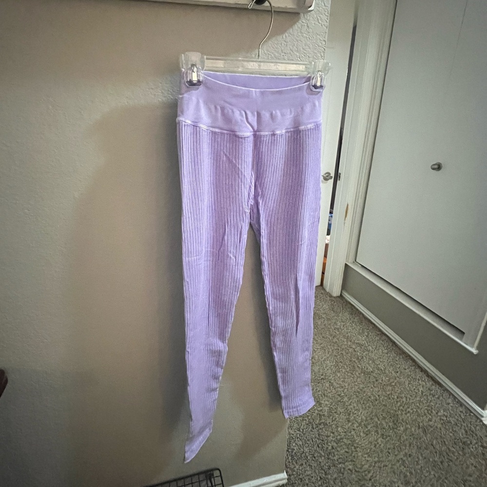 NUX sz. L High Waisted Lilac Leggings